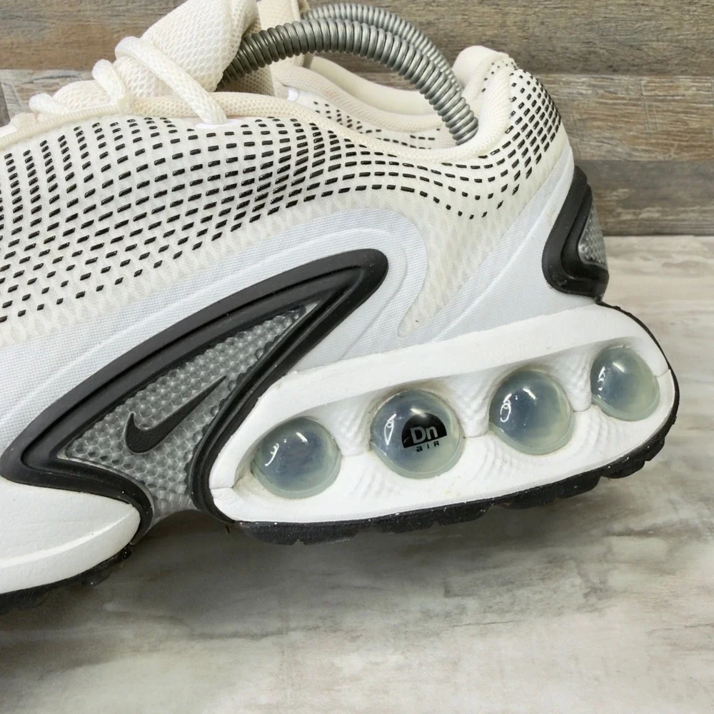 Nike AirMax DN Photon Dust Mens Size 8.5 Sneakers Dynamic Sail Black White